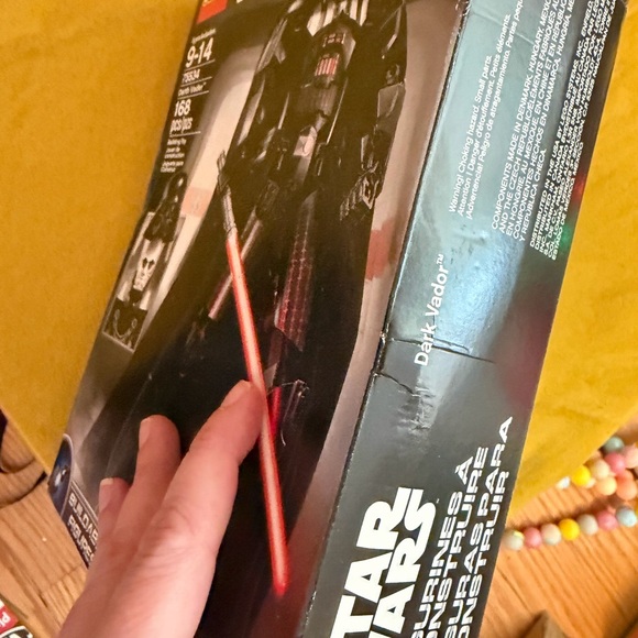 LEGO Star Wars Darth Vader 75534 - Picture 3 of 3